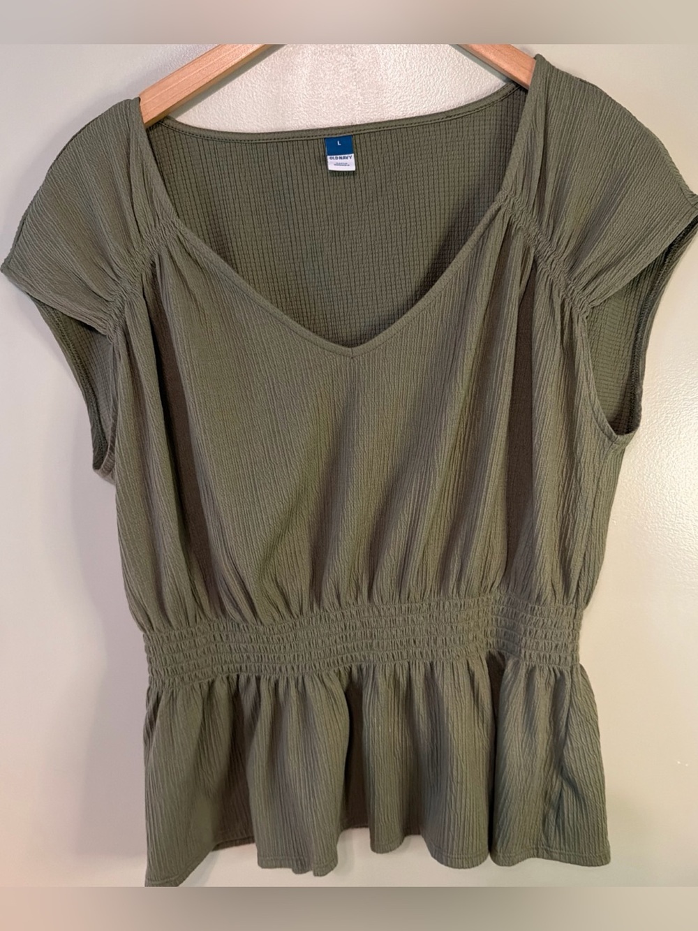 Old Navy Women’s Green Peasant Top Smocked Crinkle V Neck Boho Modest Size L